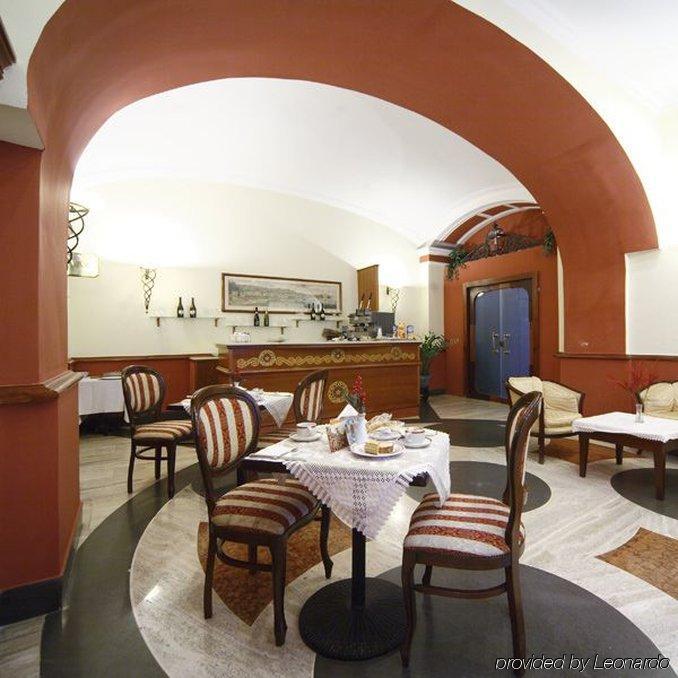 Hotel La Pace Naples Restaurant photo